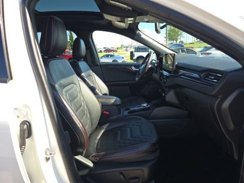Used 2024 Ford Escape ST-Line Elite w/ Premium Technology Package AWD/4WD image 18