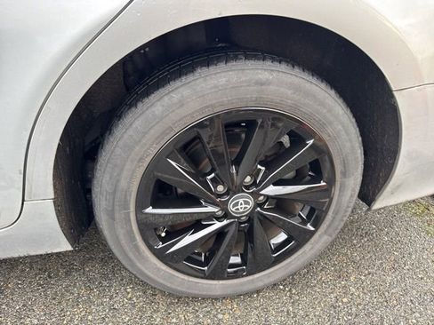 Used 2022 Toyota Camry LE image 12