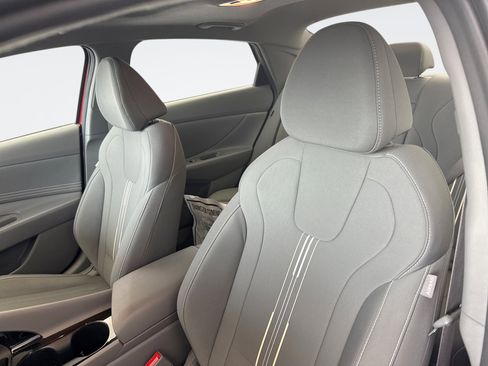 Used 2025 Hyundai Elantra SEL FWD image 10
