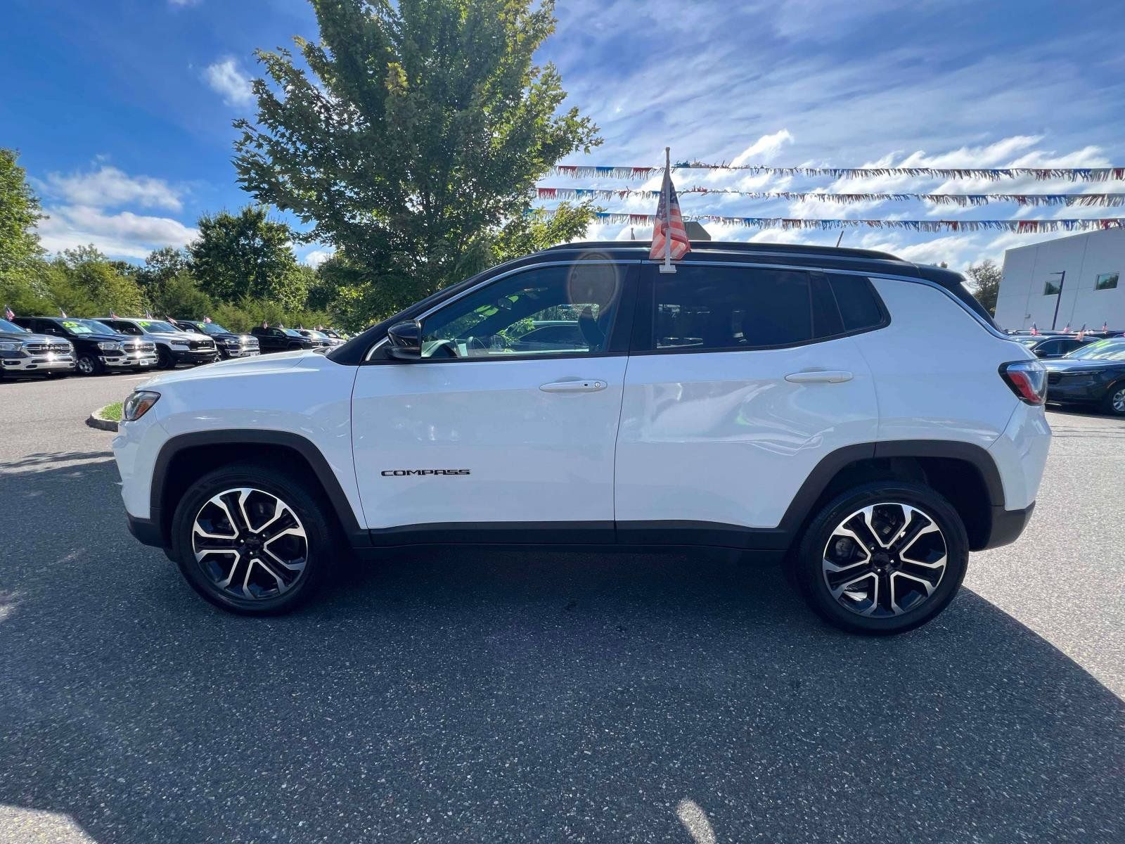Used 2023 Jeep Compass Limited AWD/4WD image 5