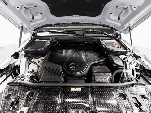 Used 2025 Mercedes-Benz GLE 450 4MATIC w/ AMG Line Exterior image 37