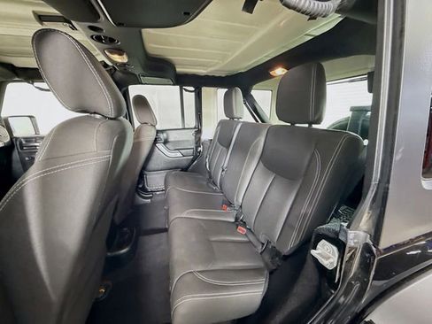 Used 2017 Jeep Wrangler Unlimited Sahara w/ Connectivity Group image 21