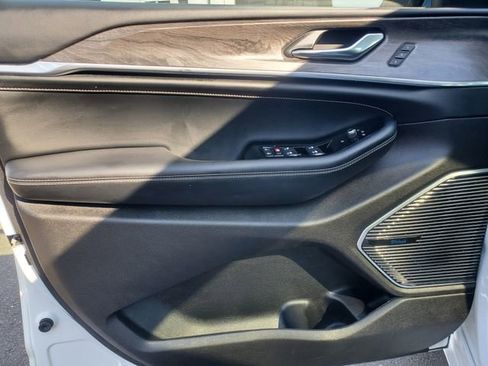 Used 2021 Jeep Grand Cherokee L Overland image 11