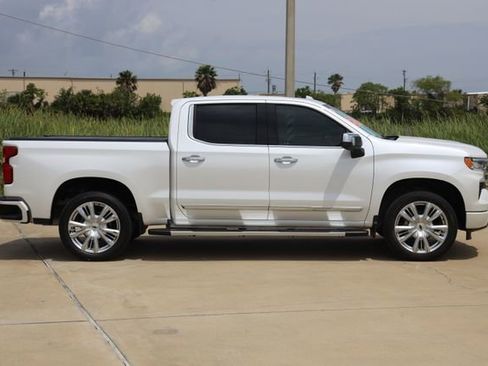 Certified 2023 Chevrolet Silverado 1500 High Country w/ High Country Premium Package AWD/4WD image 4