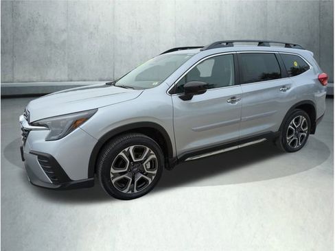 Used 2025 Subaru Ascent Touring AWD/4WD image 1