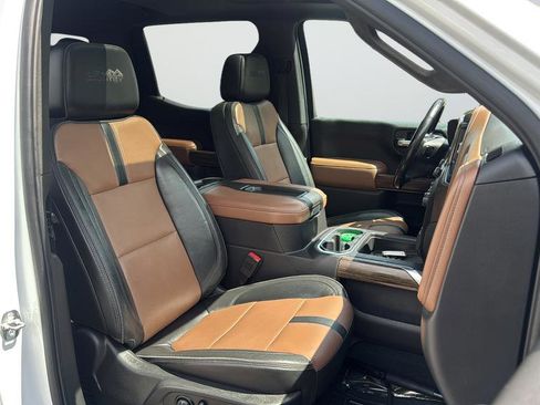 Used 2020 Chevrolet Silverado 1500 High Country w/ Technology Package image 19