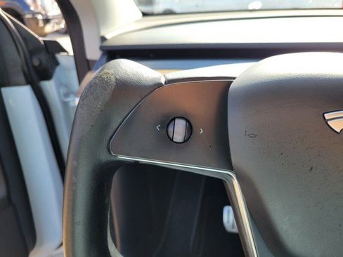 Used 2022 Tesla Model Y Performance image 16