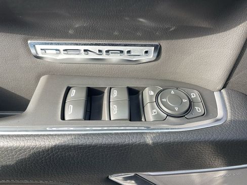 Used 2024 GMC Sierra 1500 Denali w/ Denali Reserve Package image 29