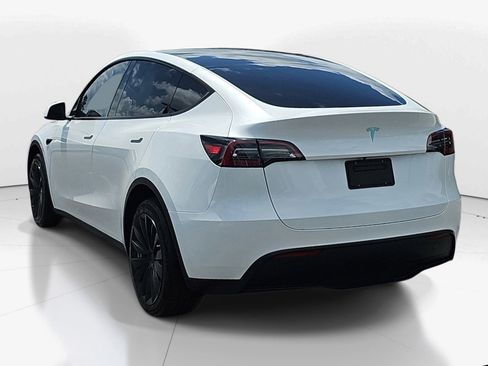 Used 2023 Tesla Model Y Long Range AWD/4WD image 6
