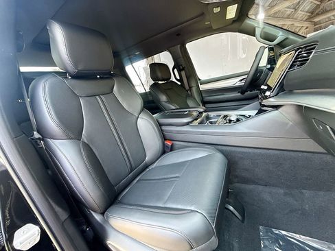New 2026 Jeep Grand Wagoneer 2WD image 32