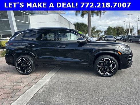 Certified 2026 Volkswagen Tiguan SEL R-Line image 5