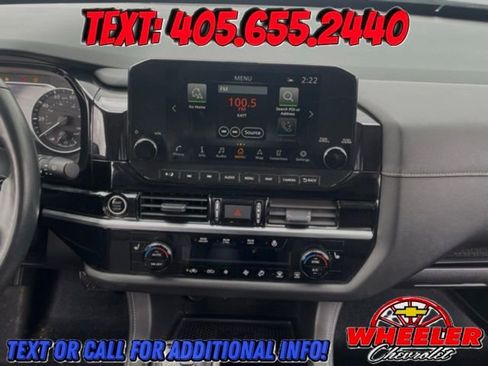 Used 2023 Nissan Pathfinder SL w/ Black Appearance Package image 17