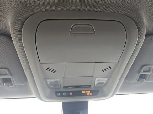 Used 2022 GMC Terrain SLE w/ Driver Convenience Package FWD image 41