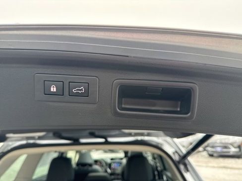 Used 2023 Subaru Forester Limited image 37