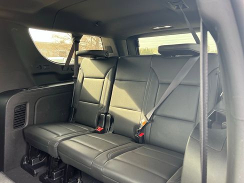 Used 2024 Chevrolet Suburban LT image 20