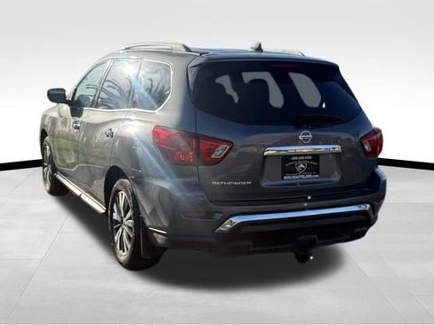 Used 2020 Nissan Pathfinder S image 4