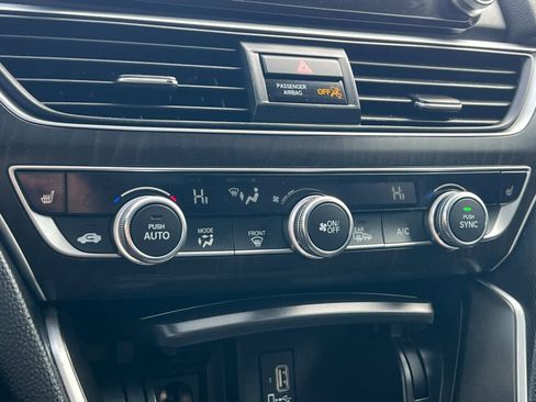 Used 2018 Honda Accord EX image 19