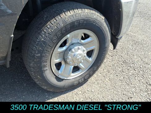 Used 2024 RAM 3500 Tradesman w/ Chrome Appearance Group AWD/4WD image 8