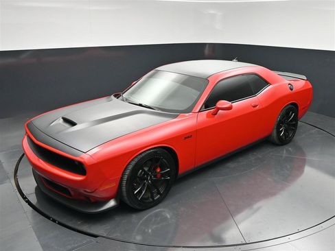 Used 2019 Dodge Challenger R/T Scat Pack w/ T/A Package RWD image 19