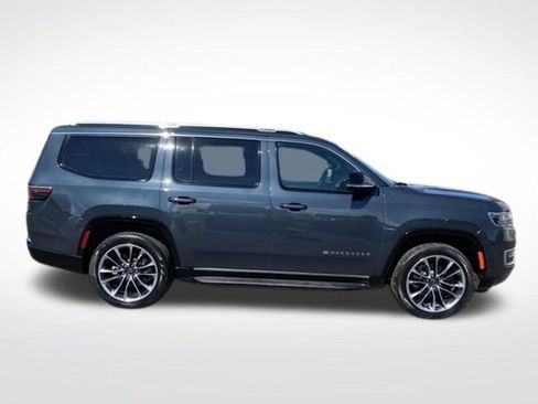 Used 2024 Jeep Wagoneer Series II w/ Premium Group I AWD/4WD image 9