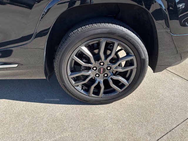Used 2024 GMC Terrain Denali w/ Black Diamond Edition AWD/4WD image 5