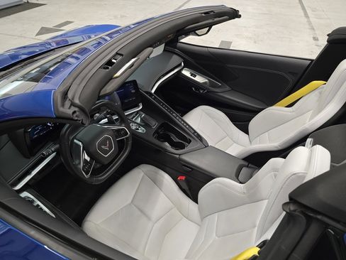 Used 2023 Chevrolet Corvette Stingray Convertible w/ Z51 Performance Package image 13