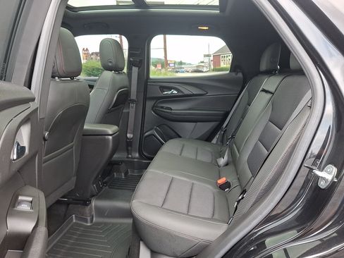 Used 2022 Chevrolet TrailBlazer RS w/ Sun and Liftgate Package AWD/4WD image 10