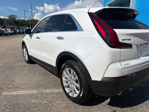 Used 2023 Cadillac XT4 Luxury FWD image 3