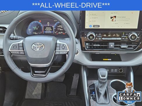 Used 2024 Toyota Highlander Platinum AWD/4WD image 27