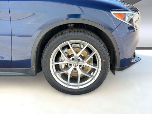 Used 2018 Alfa Romeo Stelvio Ti AWD/4WD image 12