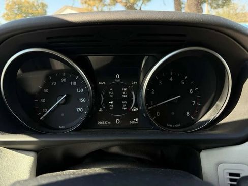 Used 2016 Land Rover Range Rover Sport HSE image 12