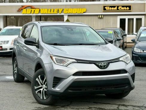 Used 2018 Toyota RAV4 LE w/ All Weather Liner Package image 1