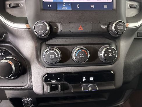 Used 2024 RAM 2500 Big Horn w/ Bed Utility Group image 18