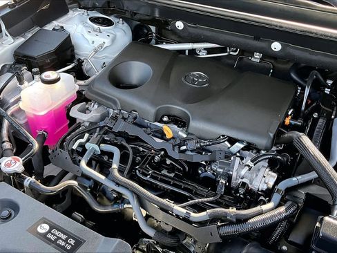 Used 2025 Toyota RAV4 XLE AWD/4WD image 30