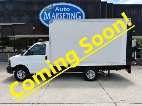 Used 2017 Chevrolet Express 3500 RWD image 1