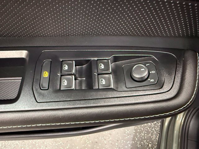Used 2026 Volkswagen Atlas Cross Sport SEL R-Line AWD/4WD image 11