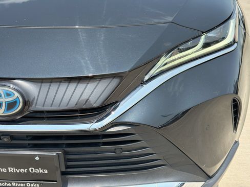 Used 2021 Toyota Venza Limited AWD/4WD image 12