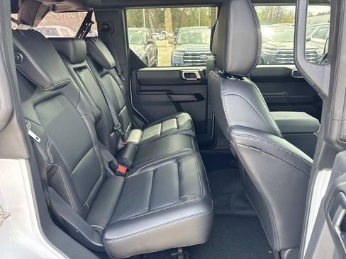 New 2025 Ford Bronco Outer Banks w/ Sasquatch Package AWD/4WD image 11