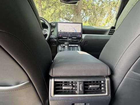 Used 2025 Lexus GX 550 AWD/4WD image 39