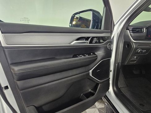 New 2026 Jeep Grand Wagoneer Limited AWD/4WD image 20