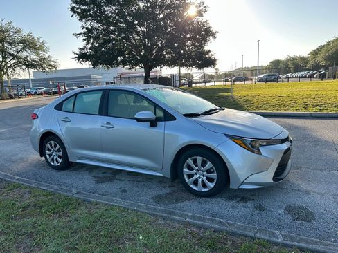 Used 2026 Toyota Corolla LE image 7