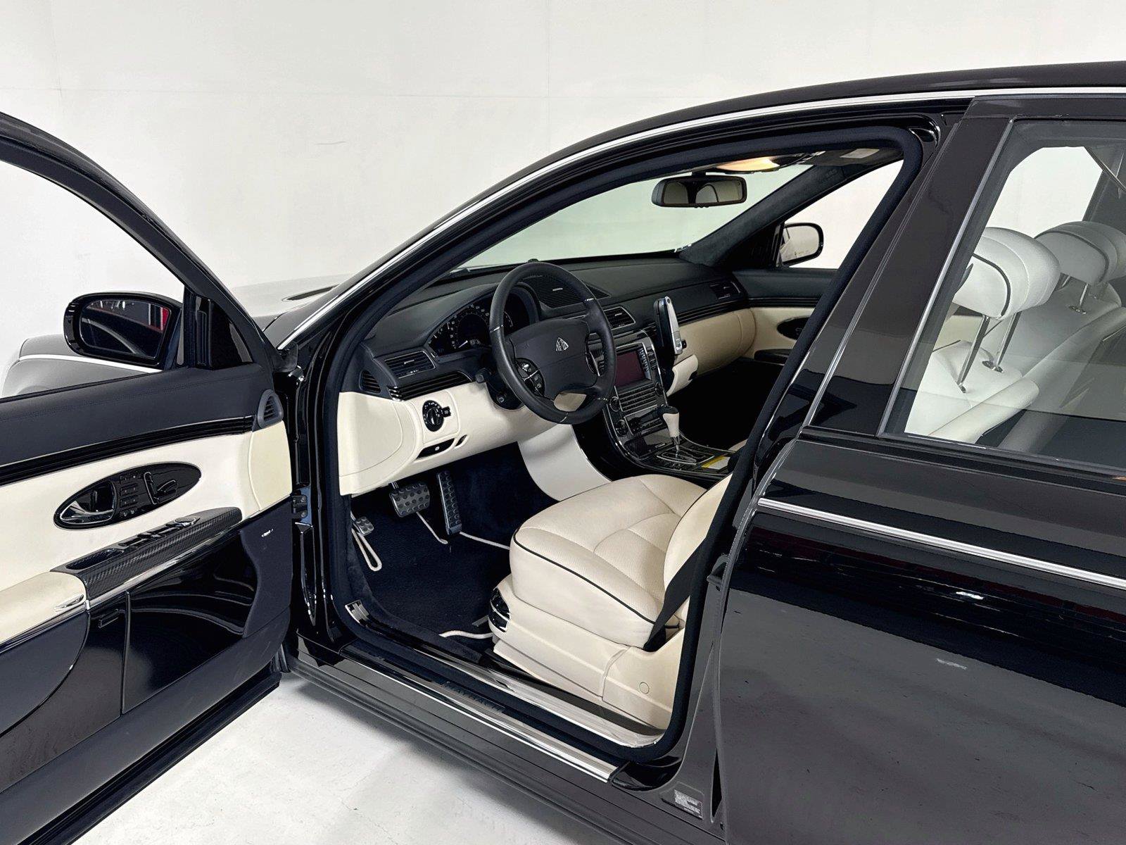 Used 2006 Maybach 57 S RWD image 11