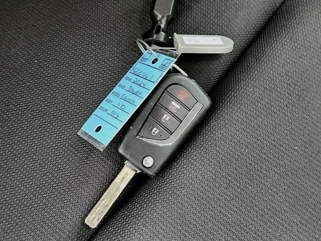 Used 2024 Toyota Corolla LE FWD image 32