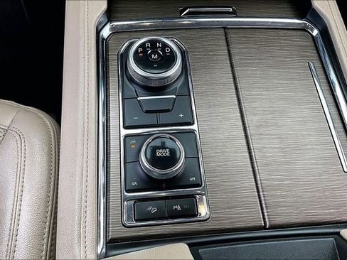 Used 2022 Ford Expedition Limited AWD/4WD image 24