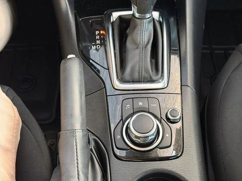 Used 2016 MAZDA MAZDA3 i Sport FWD image 41