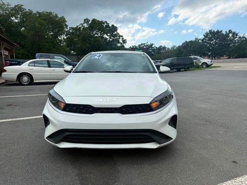 Used 2024 Kia Forte LX FWD image 2