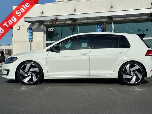 Used 2017 Volkswagen e-Golf SEL Premium image 7