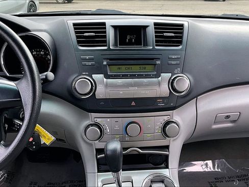 Used 2010 Toyota Highlander 4WD image 19