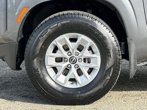 Certified 2024 Nissan Frontier SV w/ Graphics Package image 32