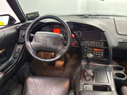 Used 1995 Chevrolet Corvette Coupe RWD image 24